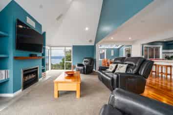 96A Nicholson Road, Khandallah