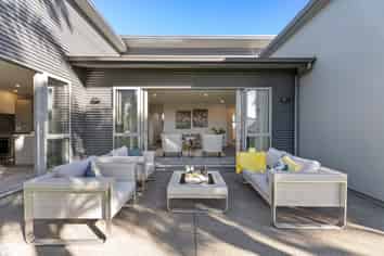 48 Columbia Crescent, Beachlands