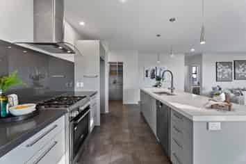 48 Columbia Crescent, Beachlands