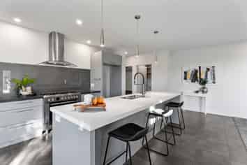 48 Columbia Crescent, Beachlands