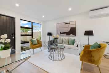 2/15 Oakland Avenue, Papatoetoe