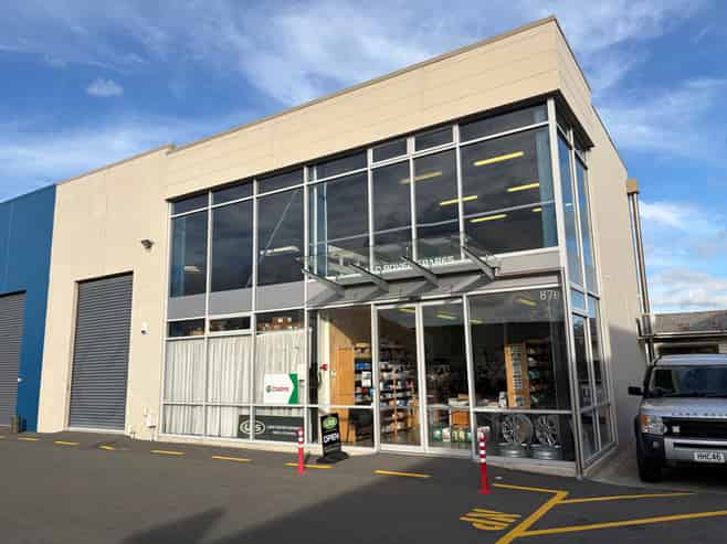 Modern Industrial Unit on SH1