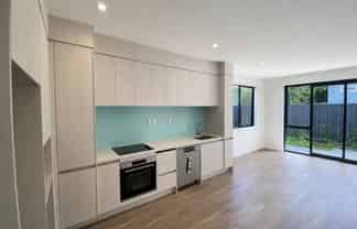 6/5 Beach Road, Te Atatu Peninsula