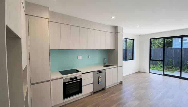 6/5 Beach Road, Te Atatu Peninsula