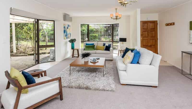 2/2 Channing Crescent, Botany Downs