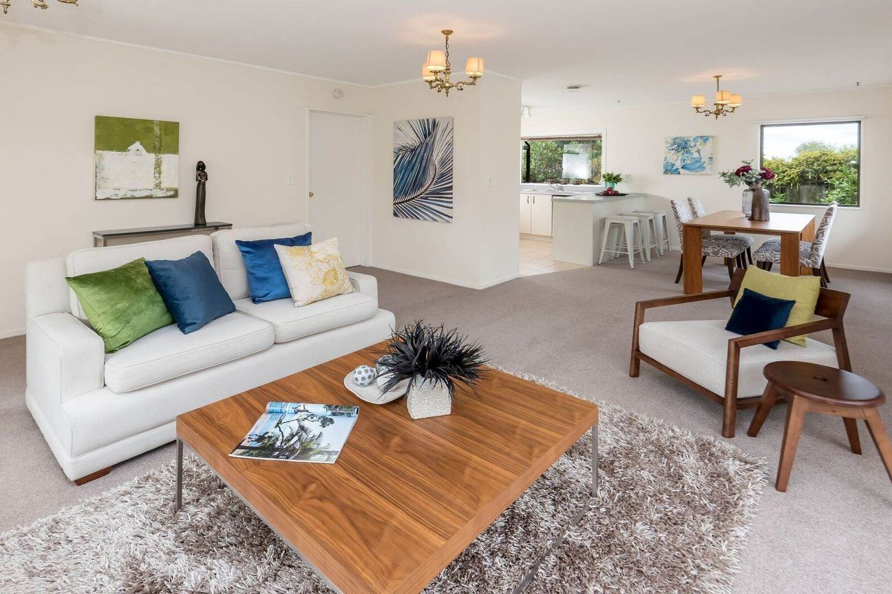 Well presented 3 bedroom brick & tile - Aanzicht 4