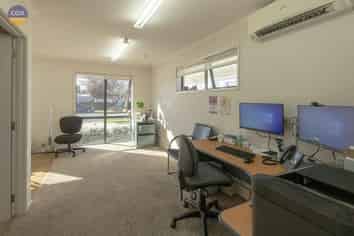 Modern professional rooms for lease