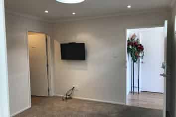 Modern professional rooms for lease