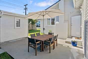 51 Fowlds Avenue, Sandringham