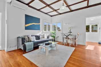 51 Fowlds Avenue, Sandringham