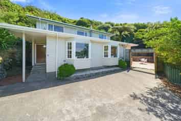 32 Voltaire Street, Karori