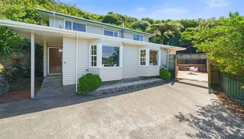 32 Voltaire Street, Karori