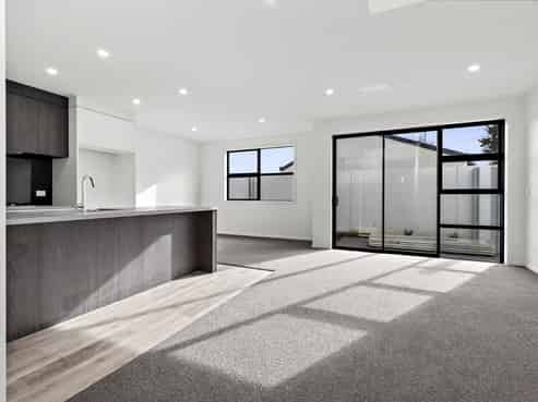 7/102 Swayne Road, Cambridge