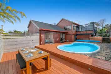 1/117 Sunset Road, Totara Vale