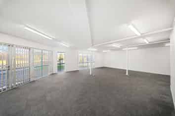 ROAD FRONT SHOWROOM/WAREHOUSE
