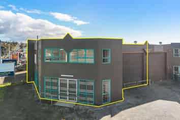 ROAD FRONT SHOWROOM/WAREHOUSE