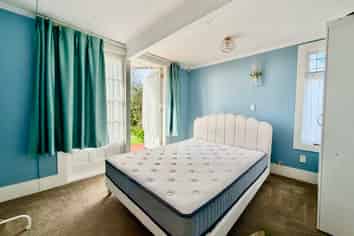 2/126 North Road, Clevedon