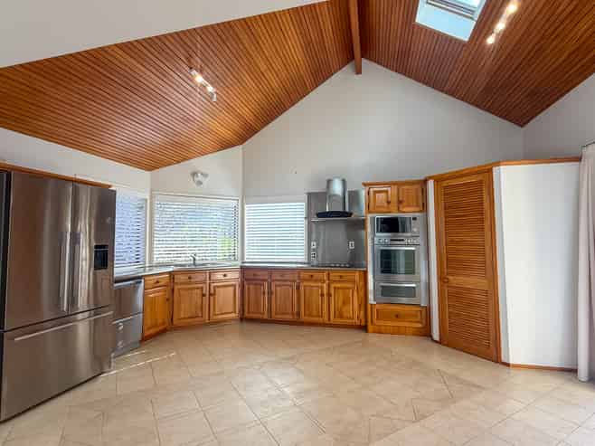 6 Wynsfield Garden, Saint Heliers