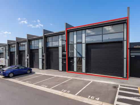 VACANT INDUSTRIAL UNIT WITH CAR PARKS
