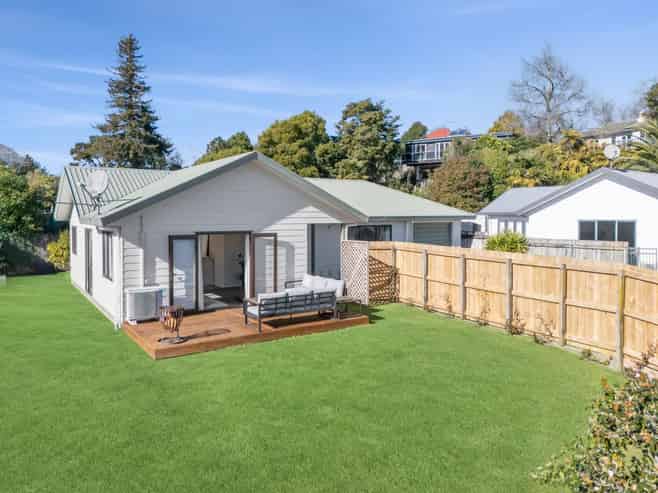 10 Burns Street, Leamington