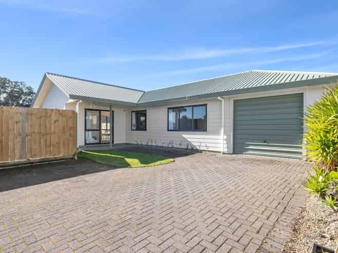 10 Burns Street, Leamington