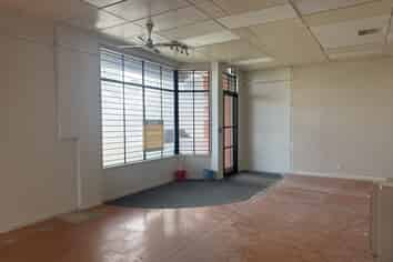 Versatile 67sqm commercial space in Howick