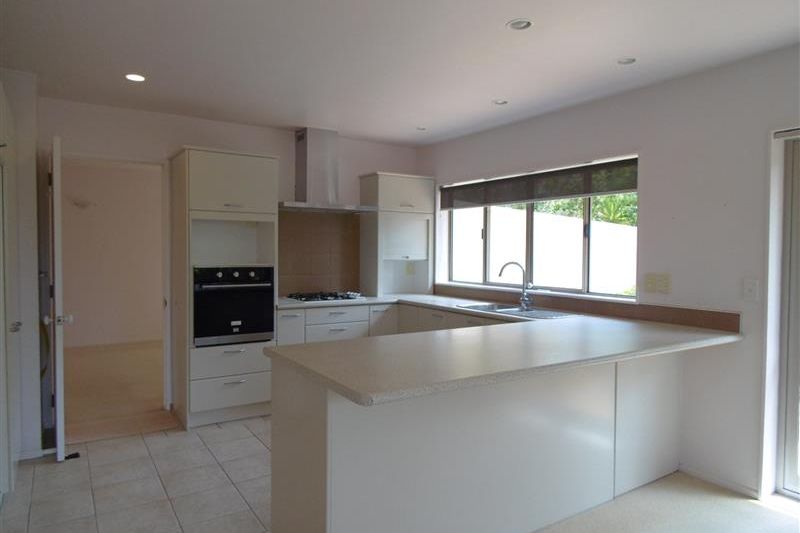 Spacious family home in Rangitoto college zone. - Vista 2