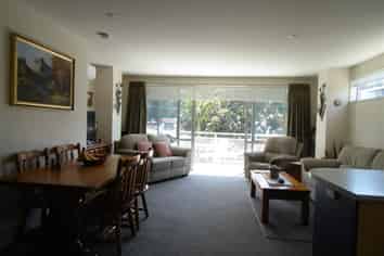 B4/30-36 Bay Palms, Bute Road, Browns Bay