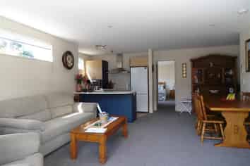 B4/30-36 Bay Palms, Bute Road, Browns Bay