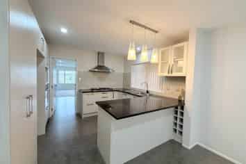 10 A Killarney Road, Flat Bush