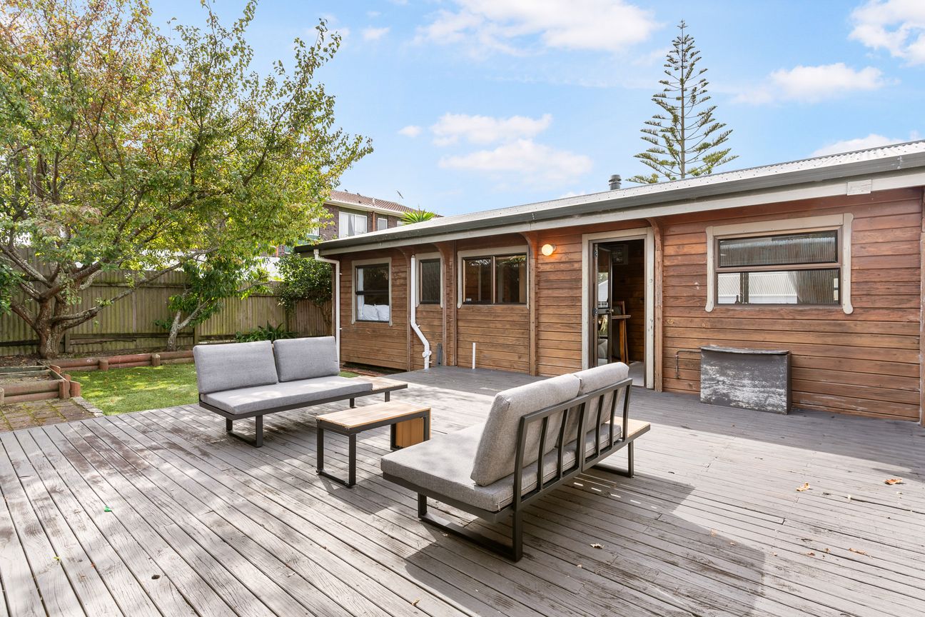 FREESTANDING PERFECT FIRST HOME! - Widok 2
