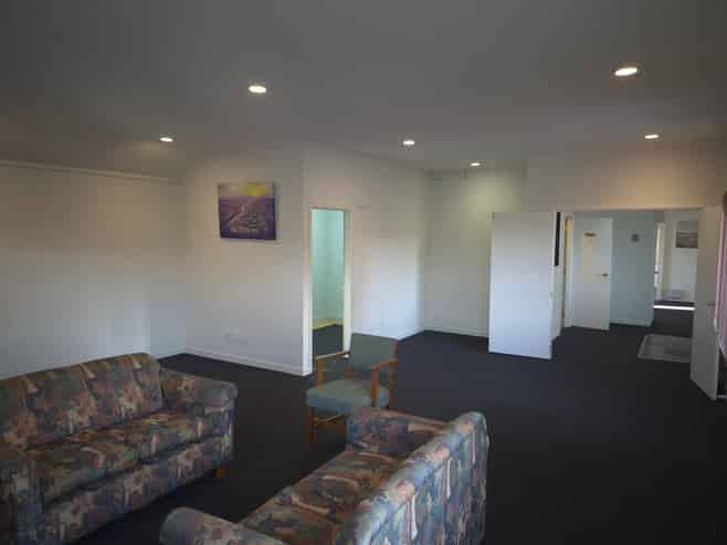 LEASE THE BUILDING = GAIN THE EXPOSURE