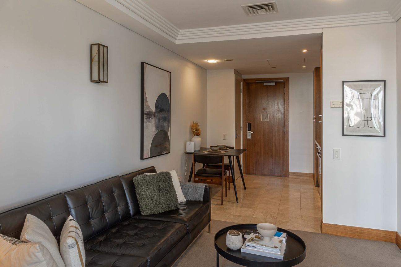 Perfect City Nest: Freehold, Fabulous & Walkable! - Bild 6