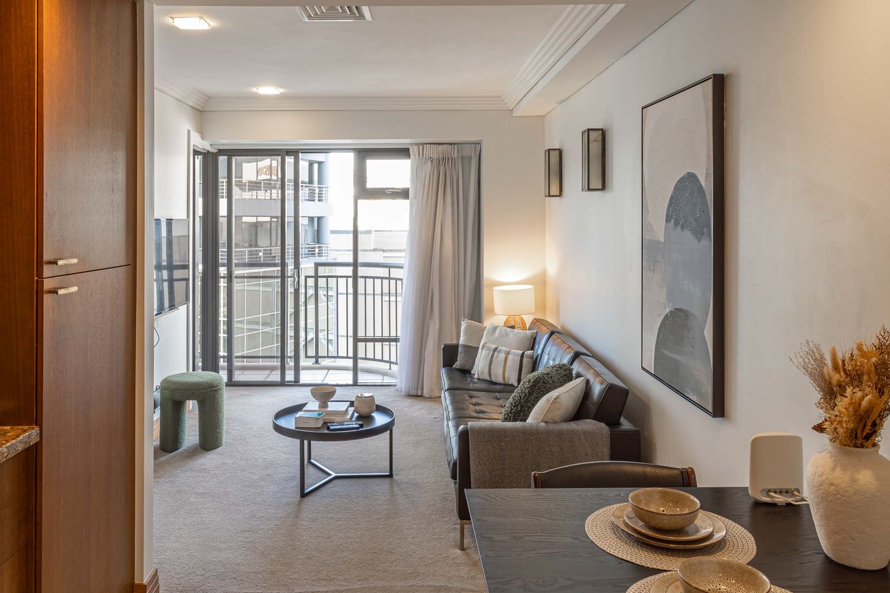 Perfect City Nest: Freehold, Fabulous & Walkable! - Bild 3