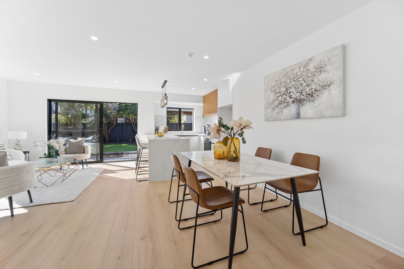 Single-Level Brick & Tile Home in a Prime Location - Aanzicht 3