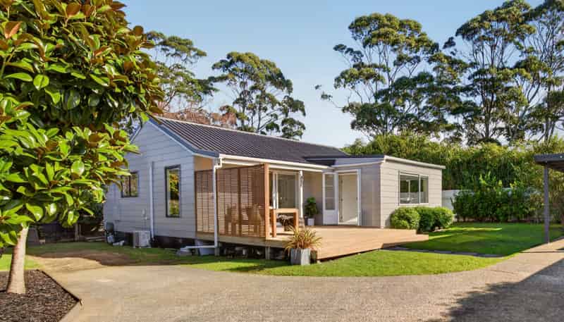 77A Vodanovich Road, Te Atatu South