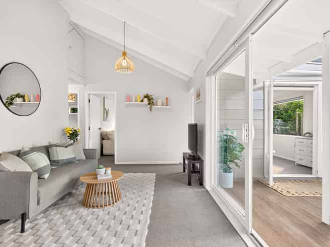 77A Vodanovich Road, Te Atatu South