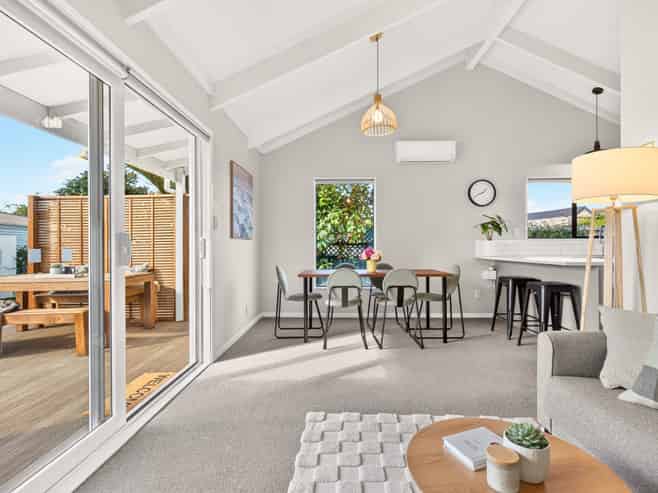 77A Vodanovich Road, Te Atatu South