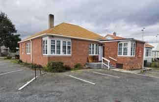 Kensington Standalone Office 120sqm + 4 Car Parks