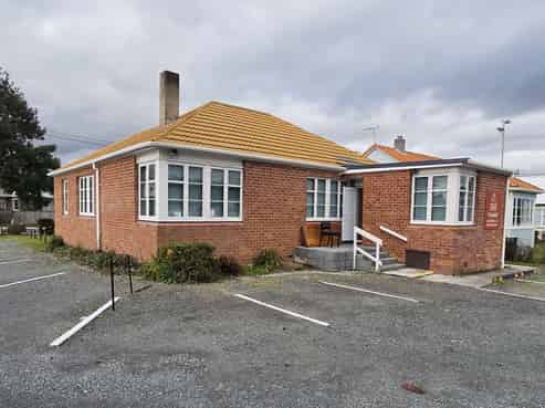 Kensington Standalone Office 120sqm + 4 Car Parks