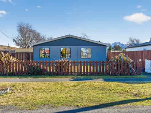 5658 West Coast Road, Springfield