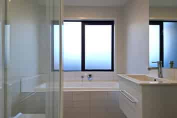 8 Wallis Drive, Cromwell