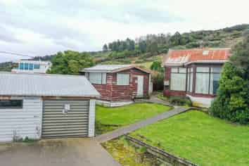 24 Ward Parade, Bluff