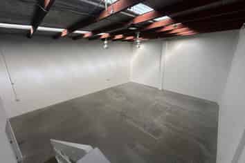 CONNECTED CONSTELLATION STAR: 222M² WAREHOUSE
