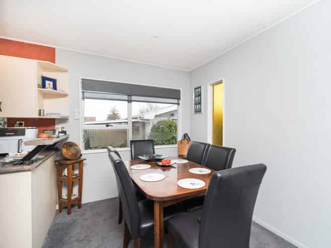 42 Amberley Avenue, Westbrook
