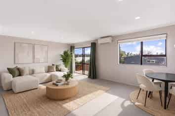 2/10 Bishop Street, Green Bay