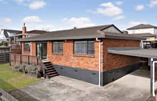 2/10 Bishop Street, Green Bay