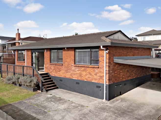 2/10 Bishop Street, Green Bay
