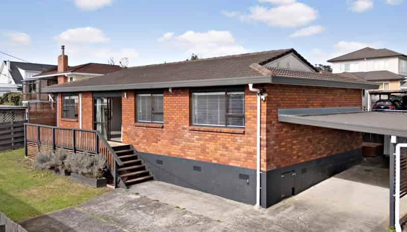 2/10 Bishop Street, Green Bay