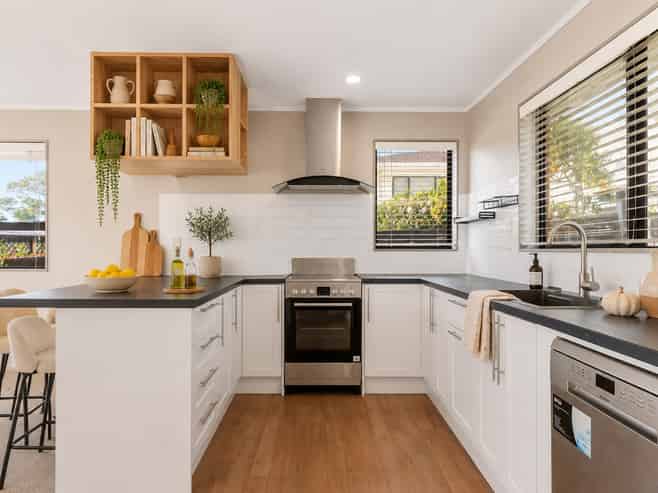 2/10 Bishop Street, Green Bay